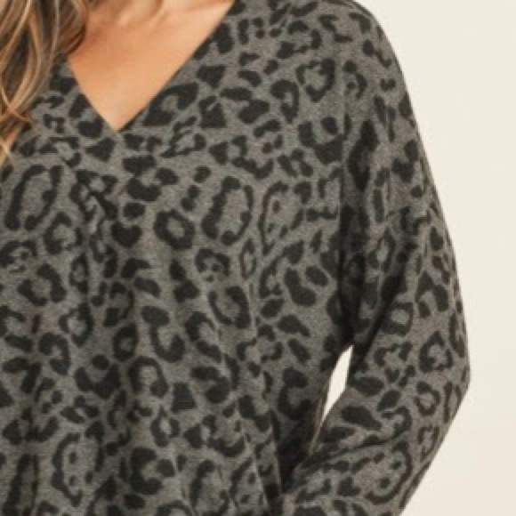 Long Sleeve Animal Print Tunic Top - Picture 10 of 10